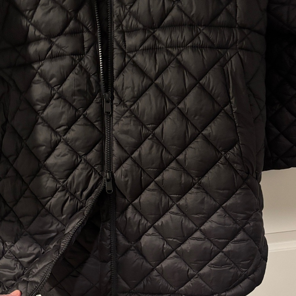 Athleta Women’s Whisper Featherless Quilted Parka/Jacket  - Black - Picture 3 of 11